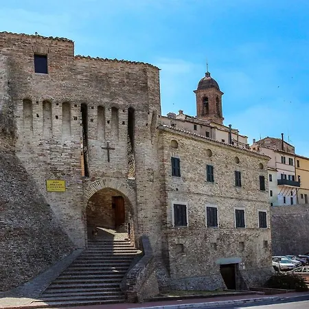 La Chioccia Serra deʼ Conti